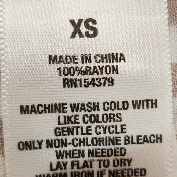 Aéropostale Women's Button-down Shirt size XS,  rayon - Picture 7 of 8